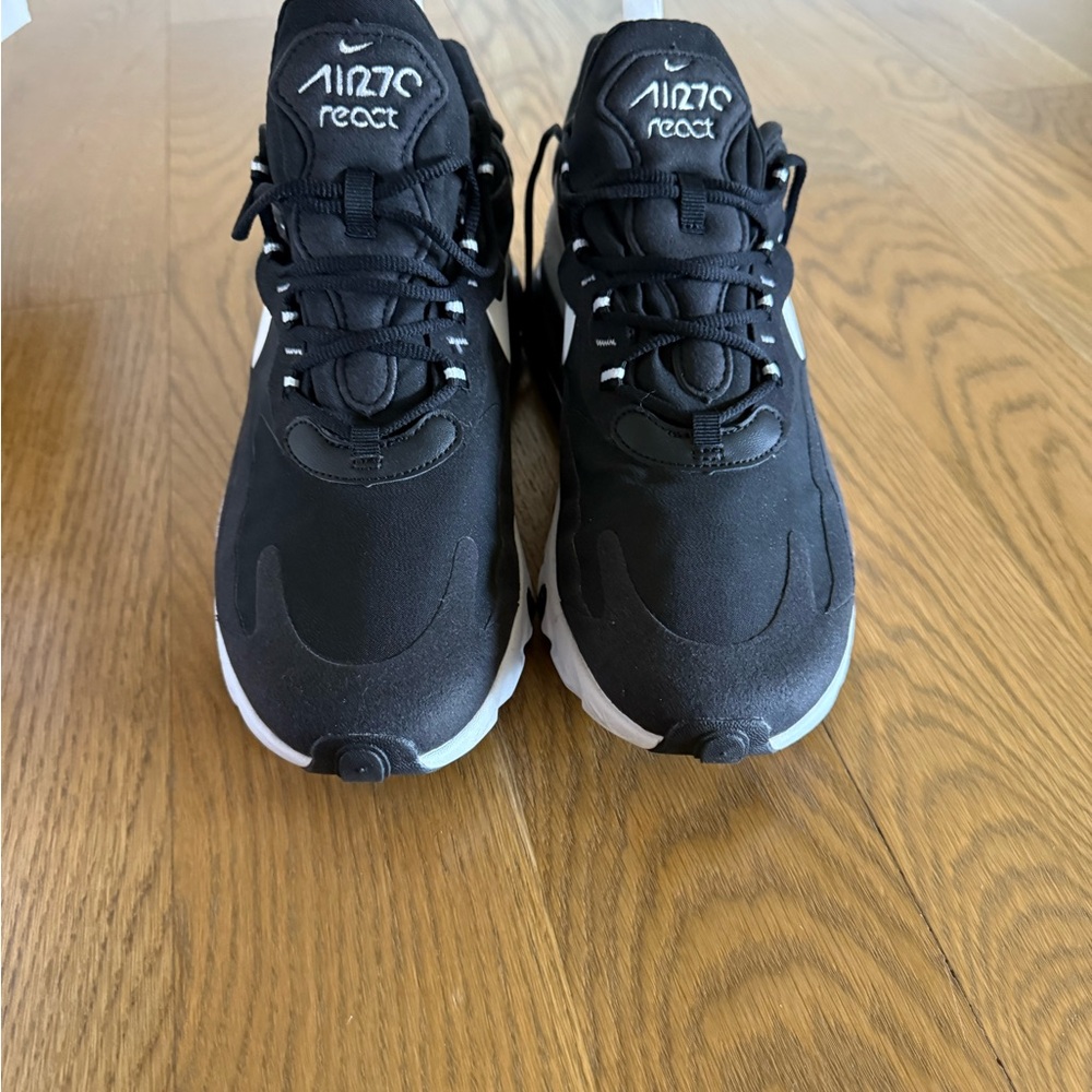 Nike Air Max React 270 - Picture 7 of 9